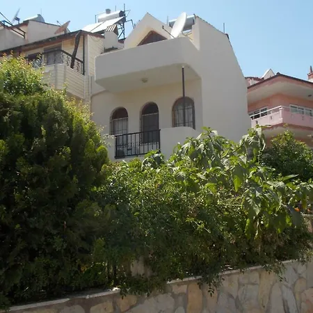 Duplex House, 3 Mins To Beach