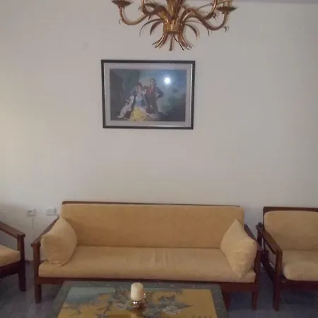 Duplex House, 3 Mins To Beach *