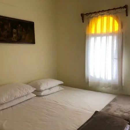 Duplex House, 3 Mins To Beach *